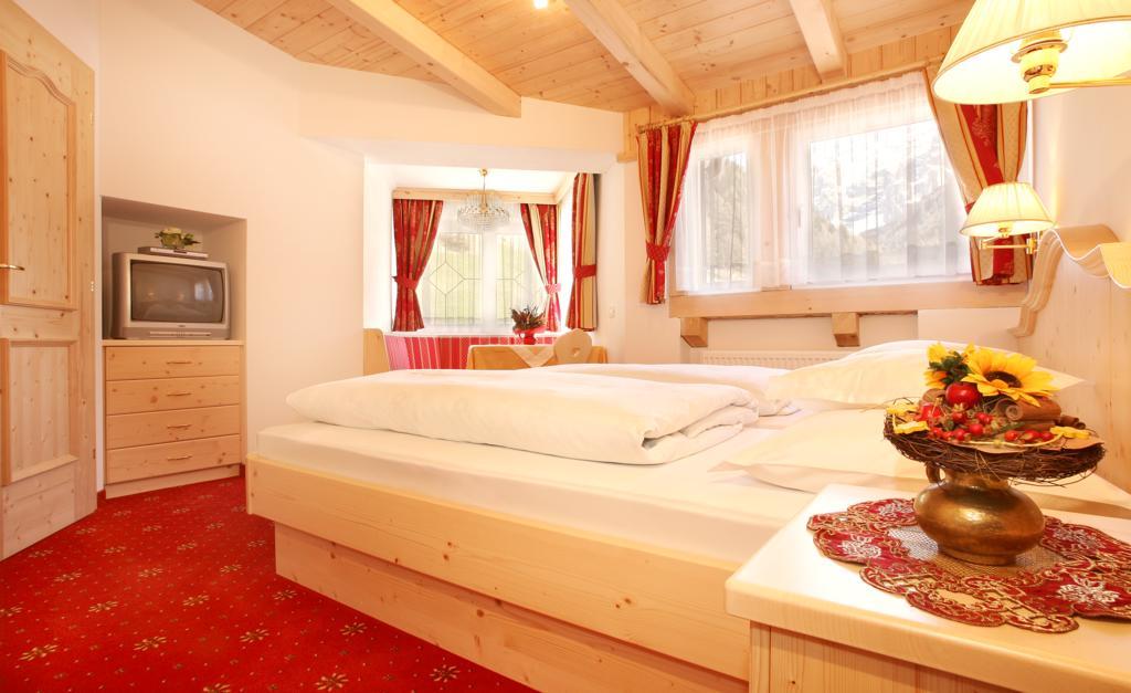 Garni B&B Schenk Selva di Val Gardena Phòng bức ảnh