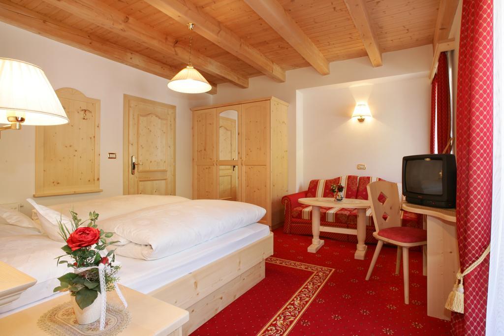 Garni B&B Schenk Selva di Val Gardena Phòng bức ảnh